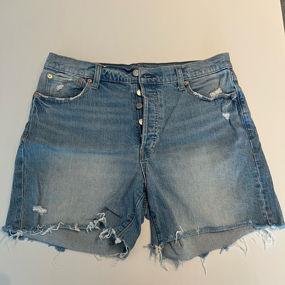 CCO LOW PRICE!! Gap Cheeky midi shorts high rise